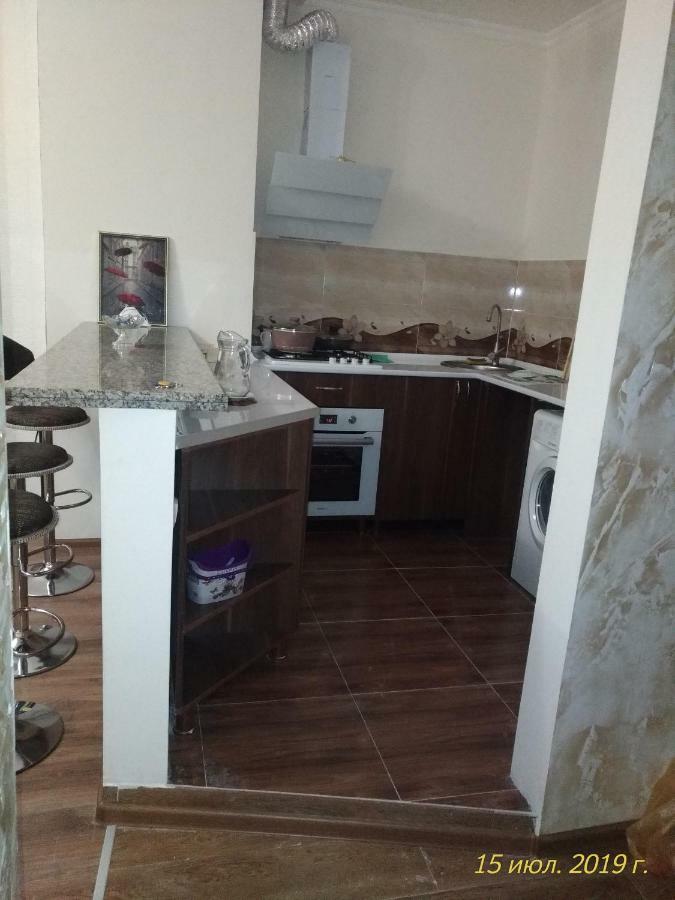 Dariana Apartment Батуми Екстериор снимка